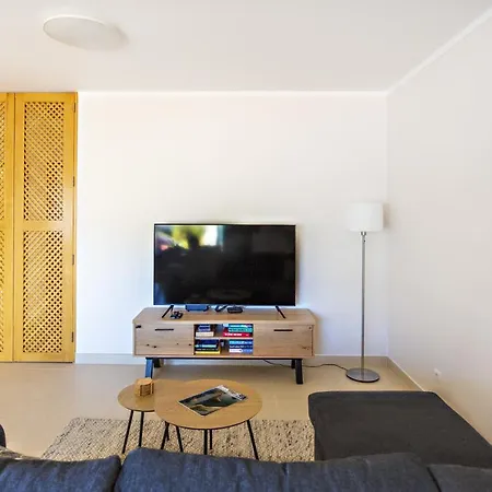 Welcome * カバナス・デ・タビラ