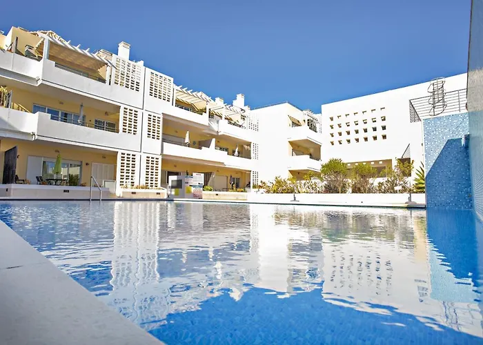 Welcome * カバナス・デ・タビラ