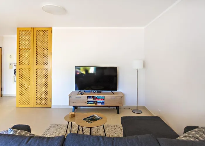 Welcome * カバナス・デ・タビラ